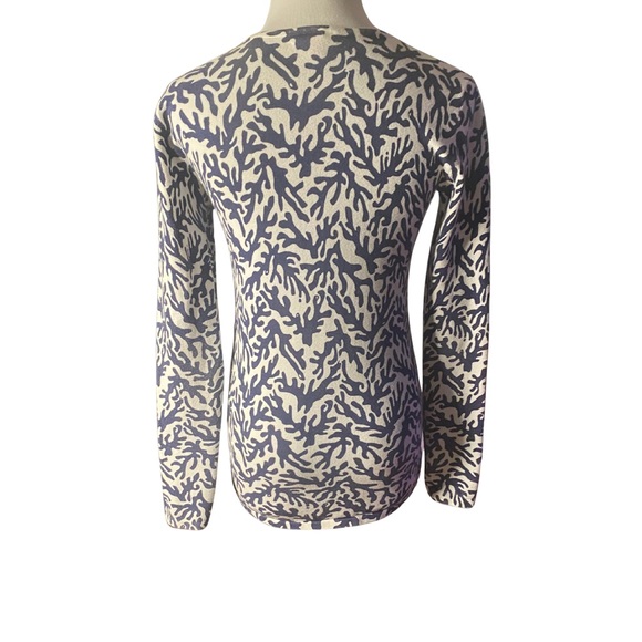 Lilly Pulitzer Blue Coral Print Long Sleeve V-Neck Top – Size S - Picture 3 of 8
